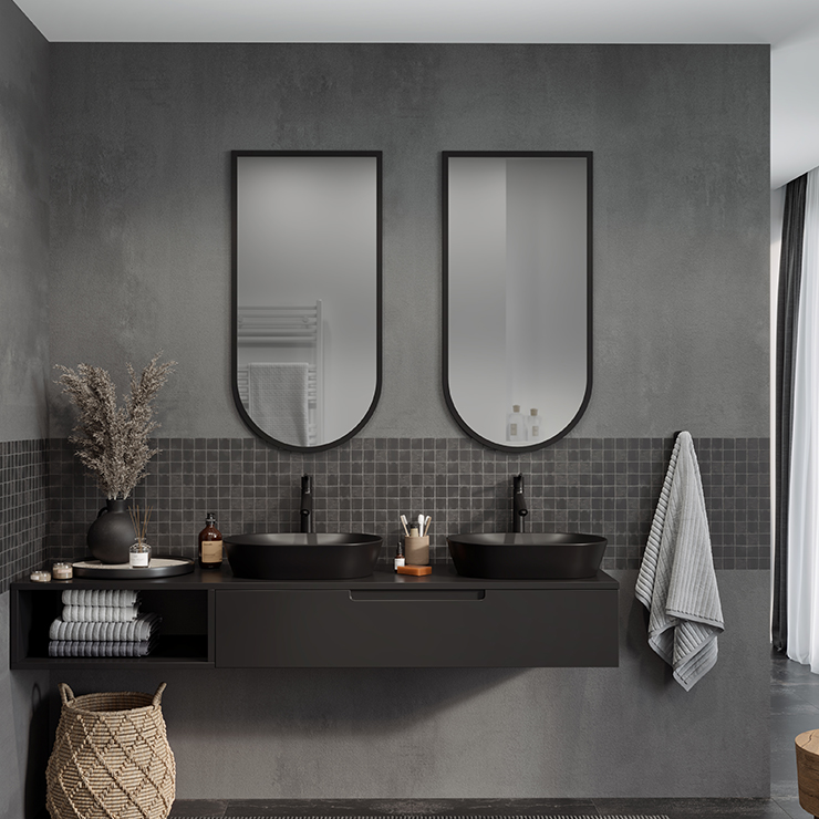 Mirror framed Portan